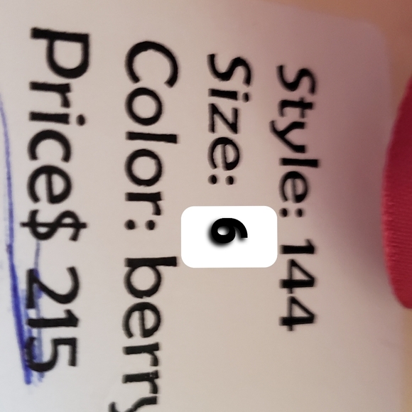 Beautiful Berry colored dress - ALL my closet is OBO to go!!!! - Picture 4 of 4